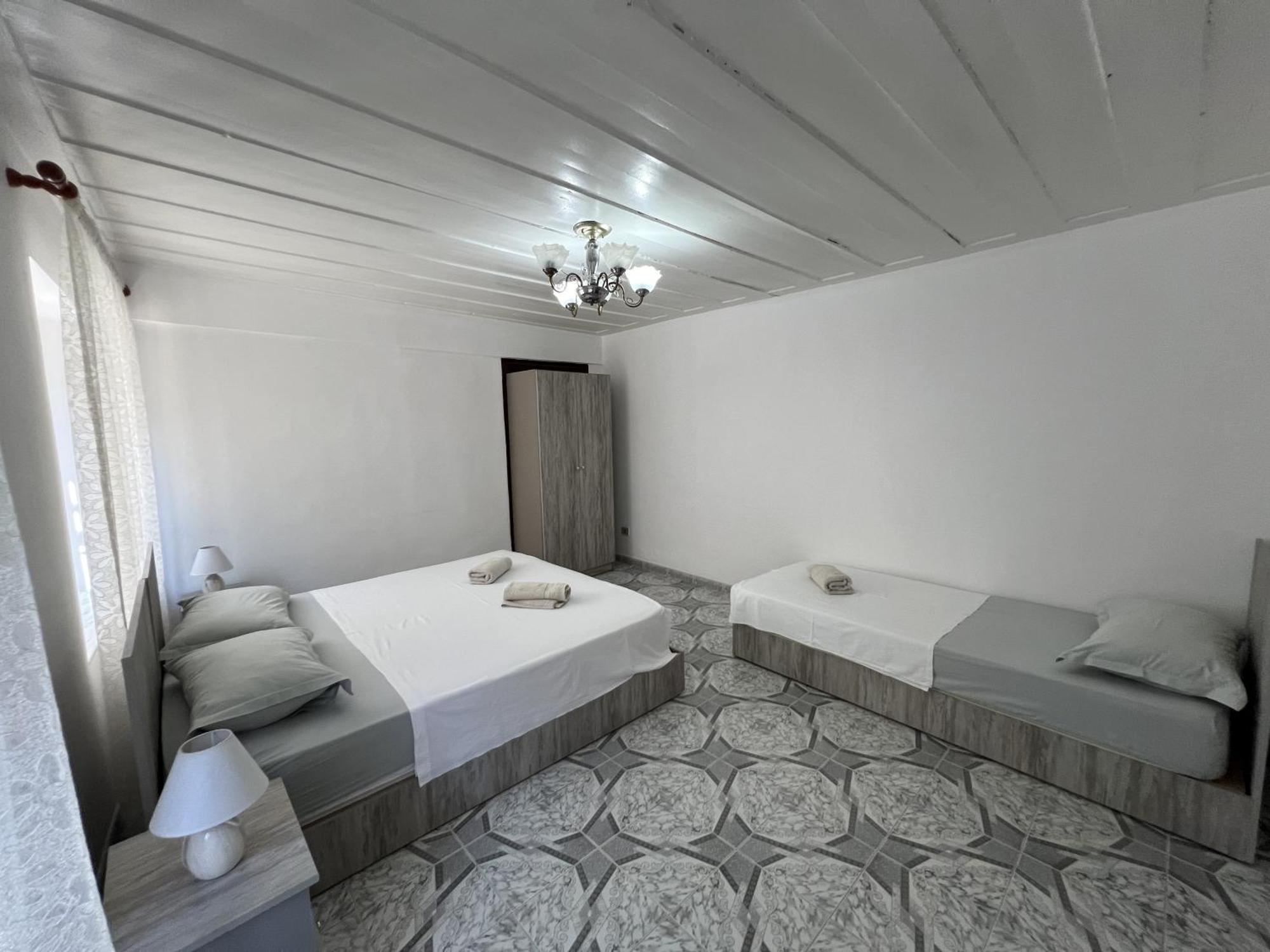 Onetwosleep Guesthouse Shkodër Exterior foto