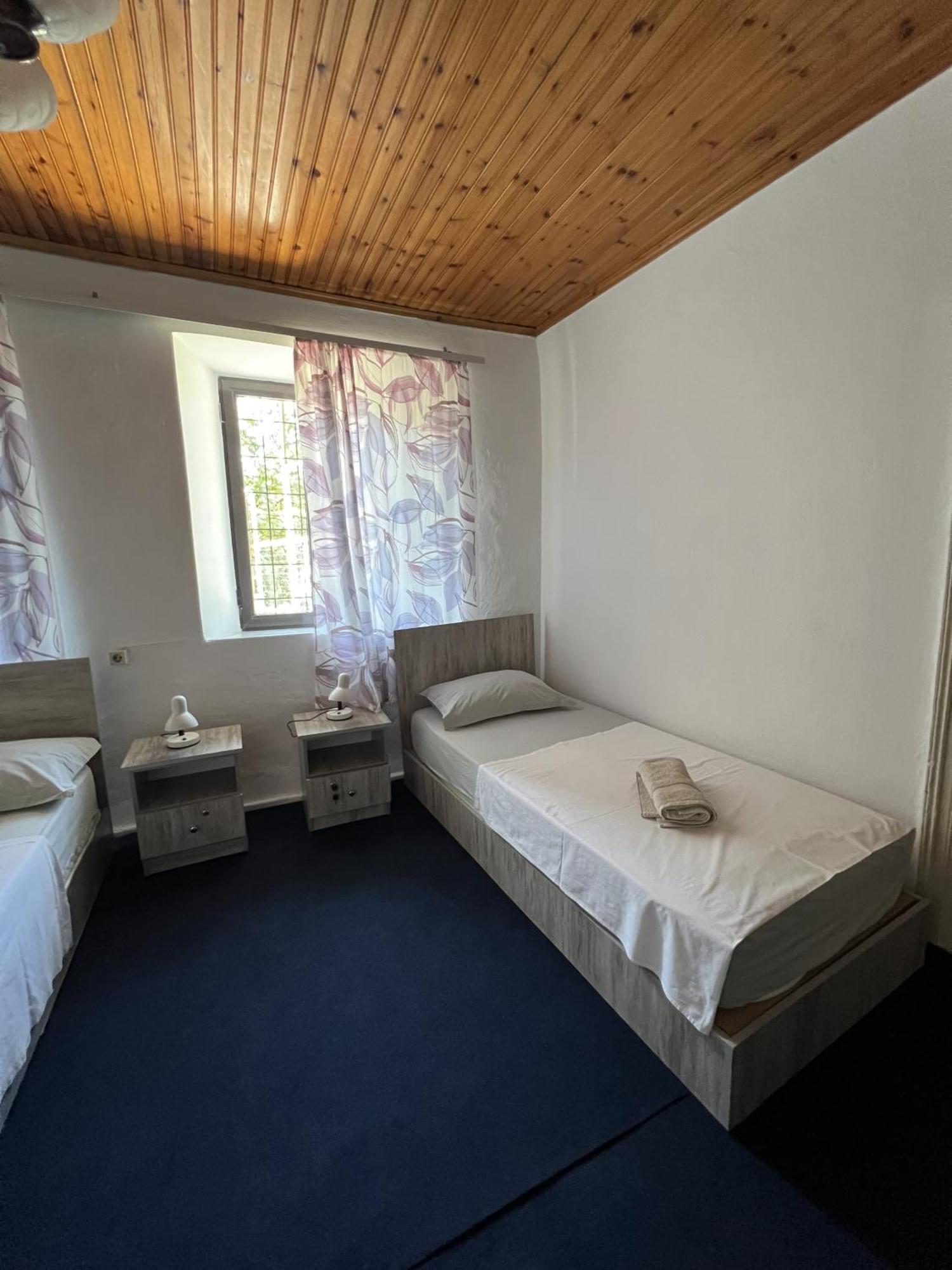 Onetwosleep Guesthouse Shkodër Exterior foto